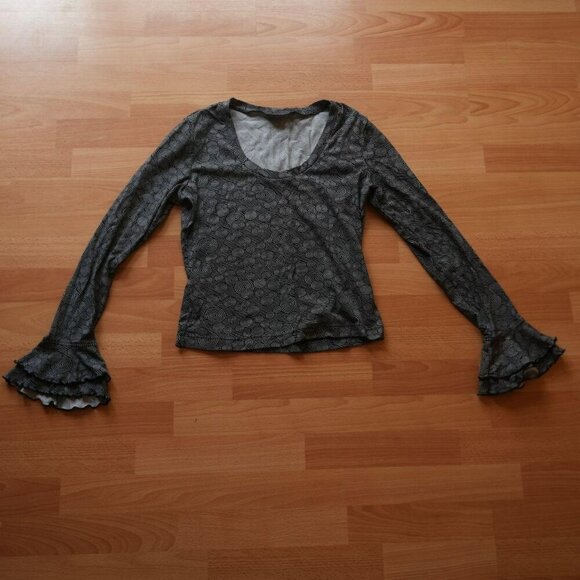 🦓Psychedelic Goth Black Long Sleeve Top with Ruffle Cuffs🦓 - Picture 2 of 4